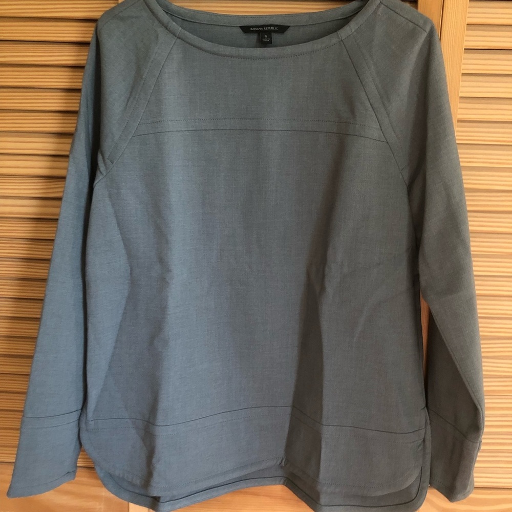 Banana Republic crewneck top